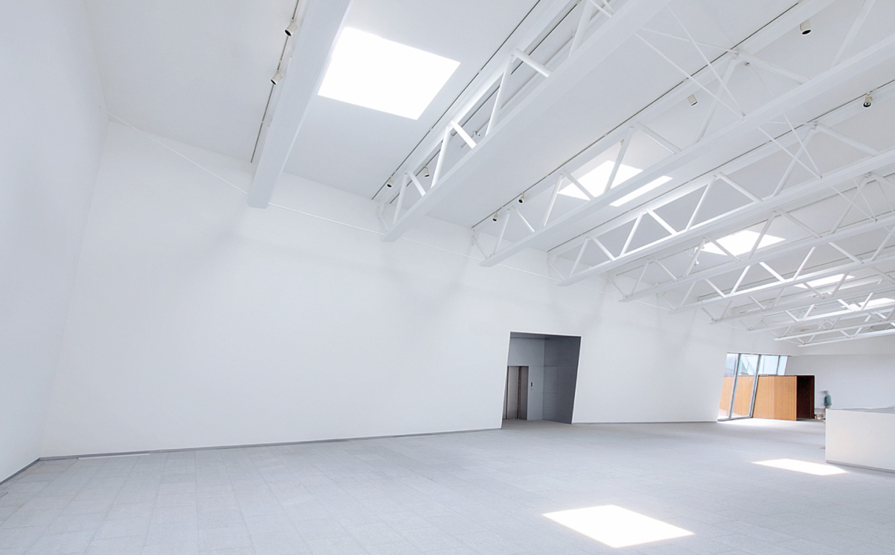 Interior view of Nanjing Sifang Art Museum by Steven Holl. Photography © Sifang Art Museum. 