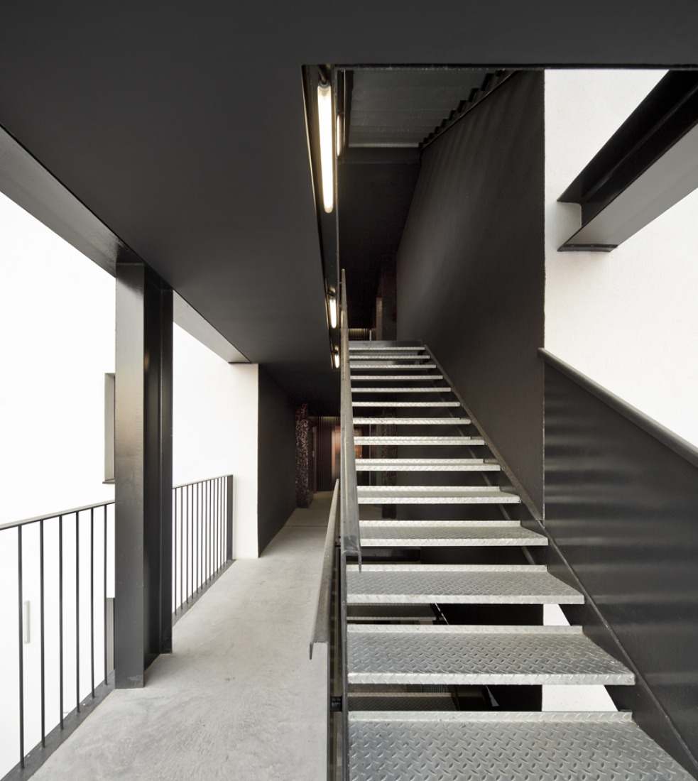 Interior view of 46 social housing units in Madrid. Photography by Pegenaute. Courtesy of Estudio UNTERCIO.