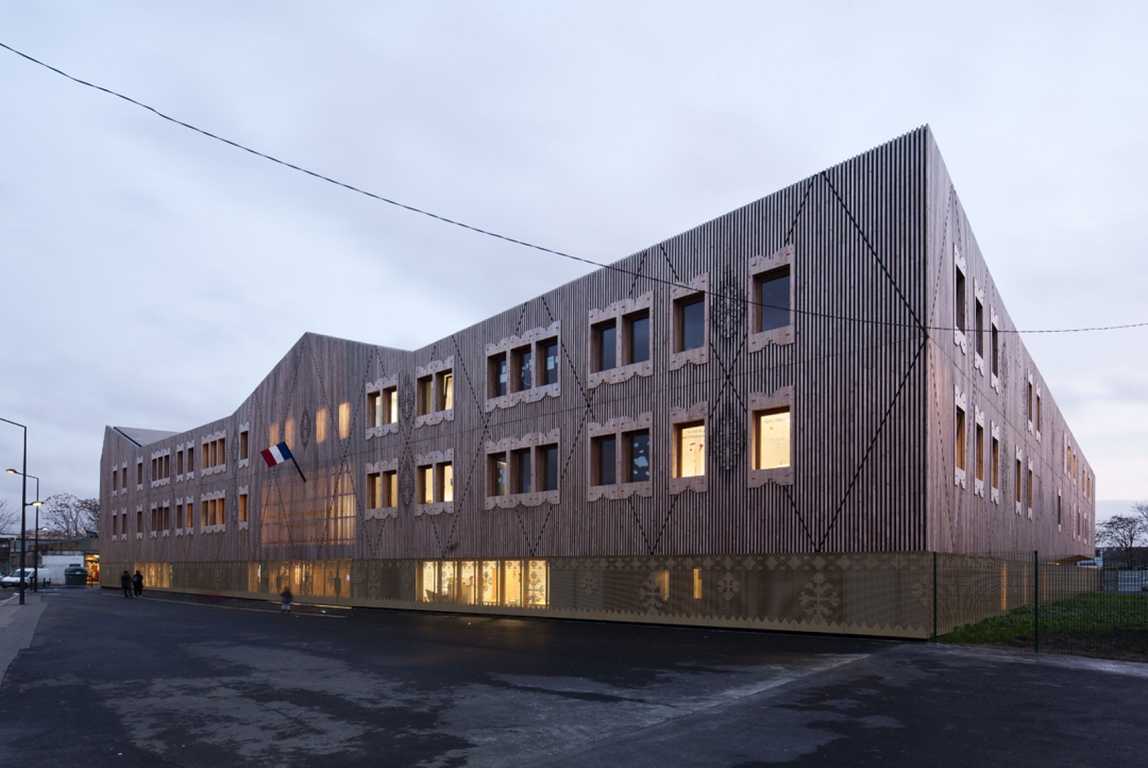 ECO school building, Intermunicipal school complex by Vincent Parreira – AAVP Architecture. Photography © Luc Boegly. Courtesy of Metropolis Communication.