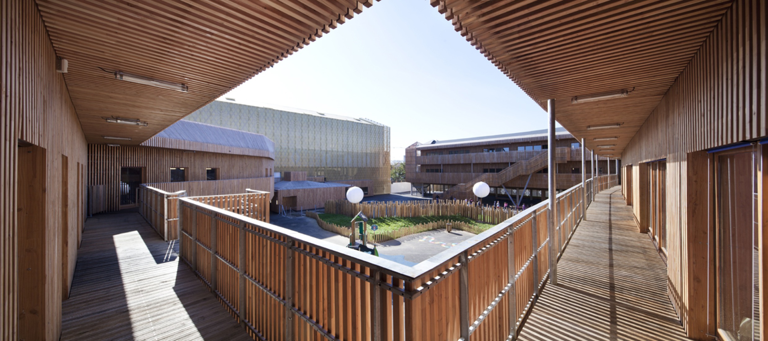 Intermunicipal school complex by Vincent Parreira – AAVP Architecture. Photography © Luc Boegly. Courtesy of Metropolis Communication.