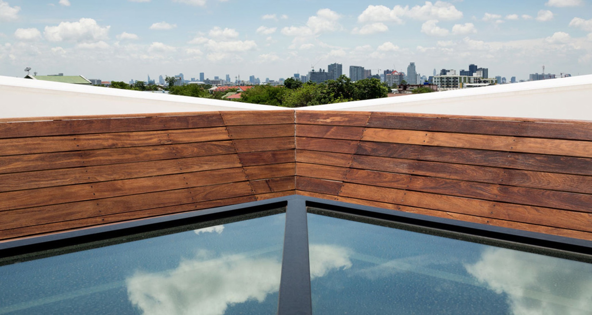 Roof top, Baan Moon by IF. Photograph © Wison Tungthunya & IF.