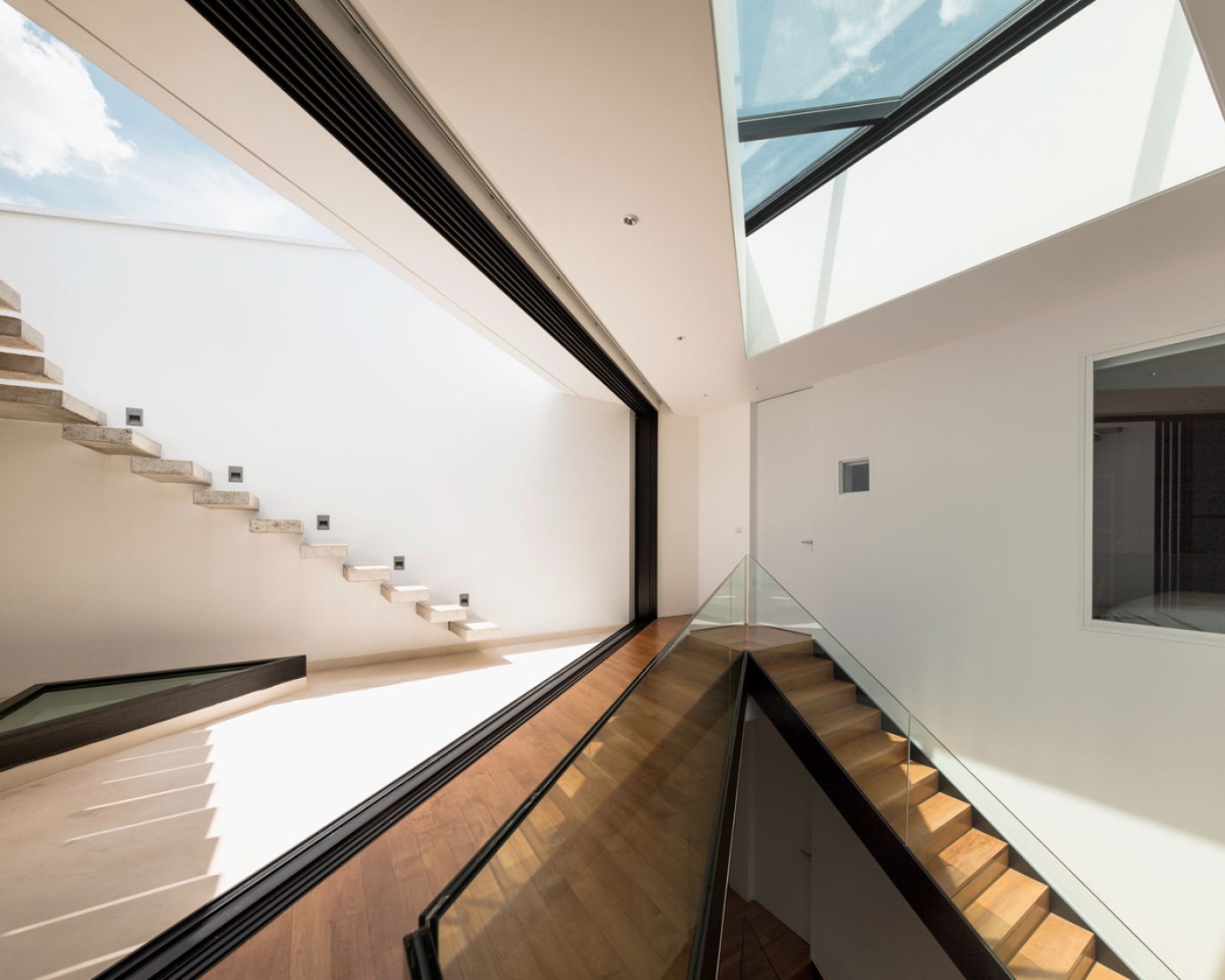 Stairs hall, Baan Moon by IF. Photograph © Wison Tungthunya & IF.