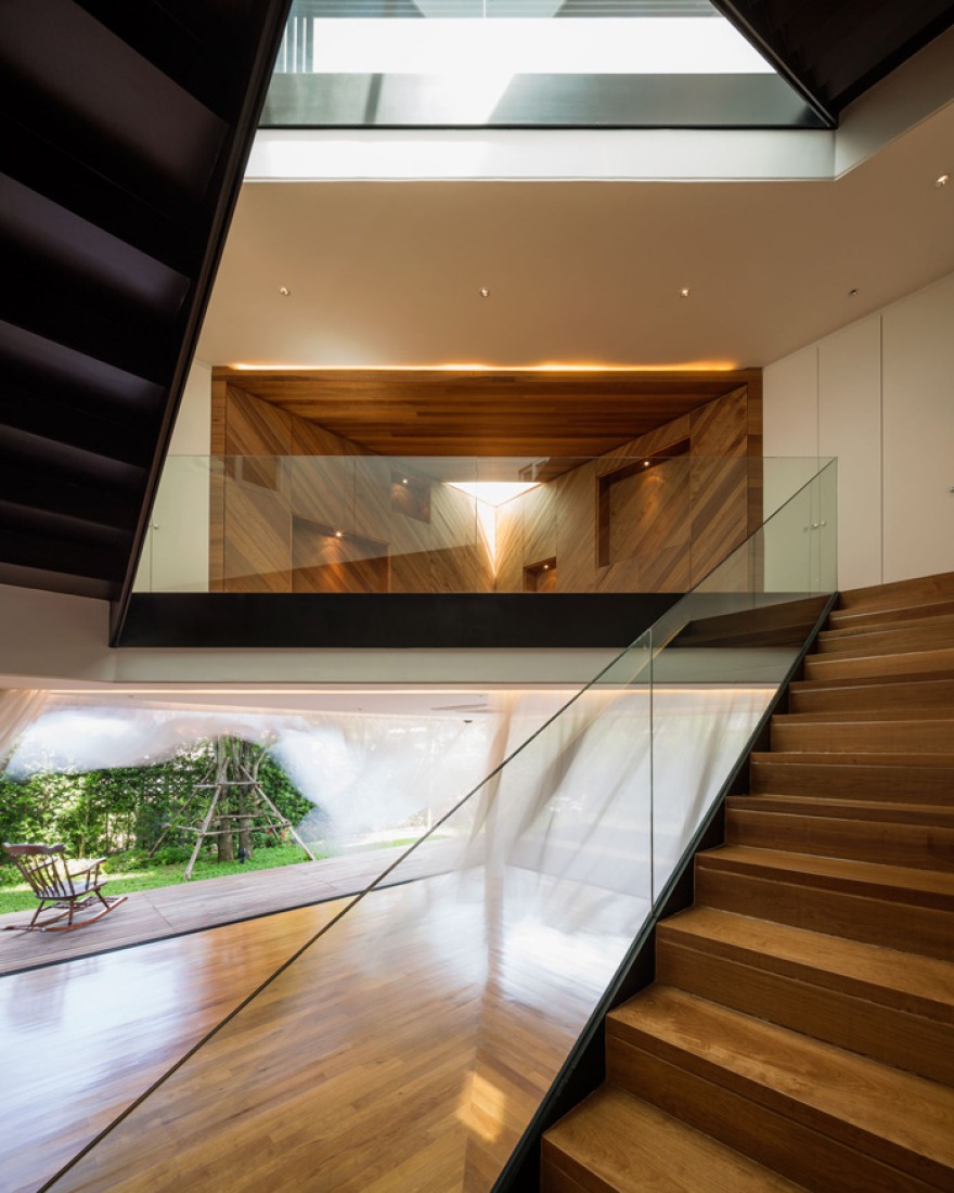 Stairs hall, Baan Moon by IF. Photograph © Wison Tungthunya & IF.