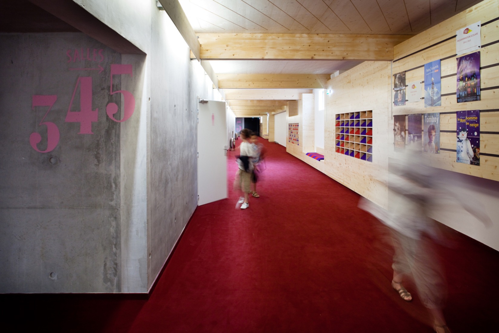 Vista interior del CINE 32, Fotografía © Sébastien Normand. Cortesía de ENCORE HEUREUX. 