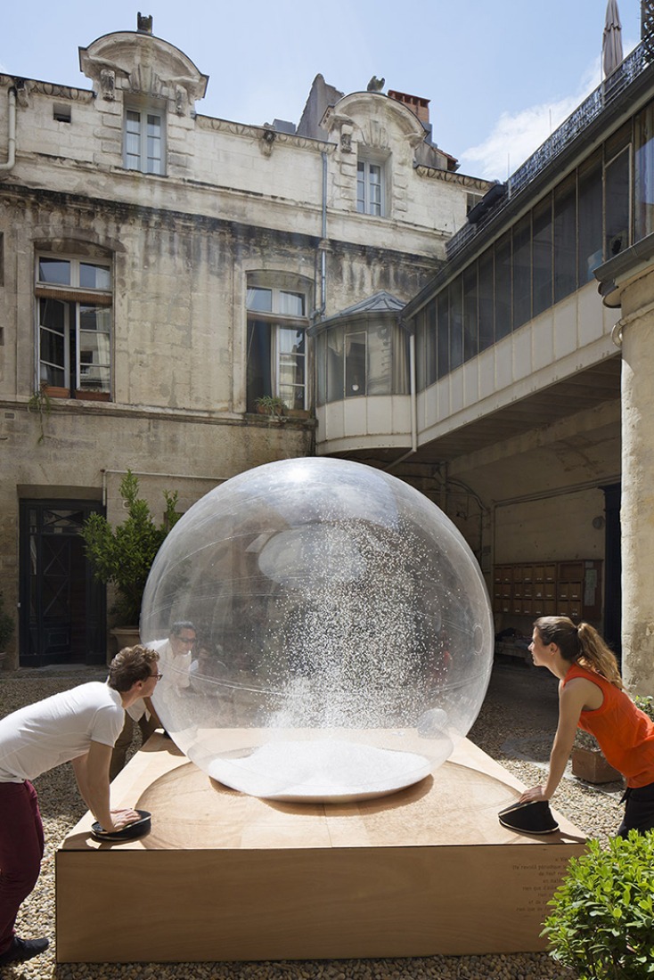 Instalación por collectif archicool. Festival des Architectures Vives 2013, 8ª edición. Fotografía © Paul Kozlowski.
