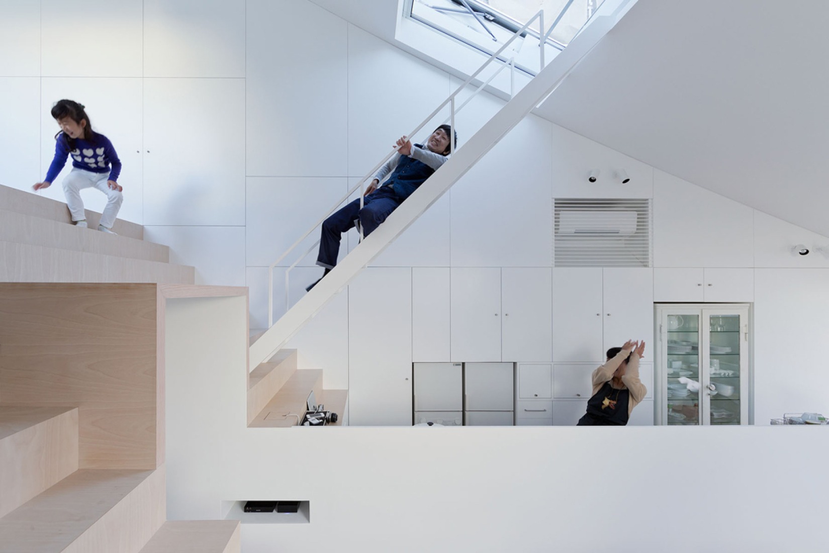 Vista de interior. Casa K por Sou Fujimoto Architects. Fotografía © Iwan Baan. 