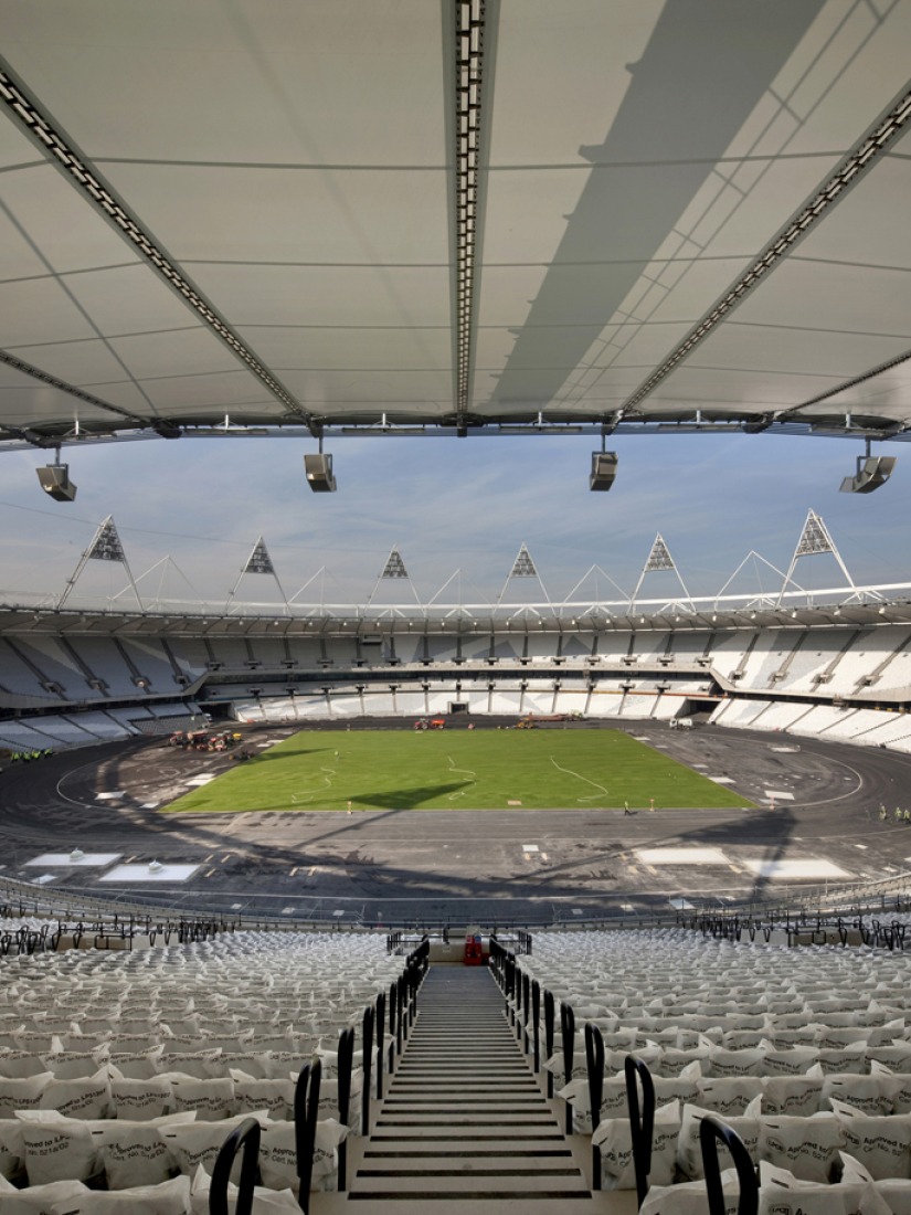 Estadio Olímpico de Londres por Populous. Fotografía © Morley von Sternberg.