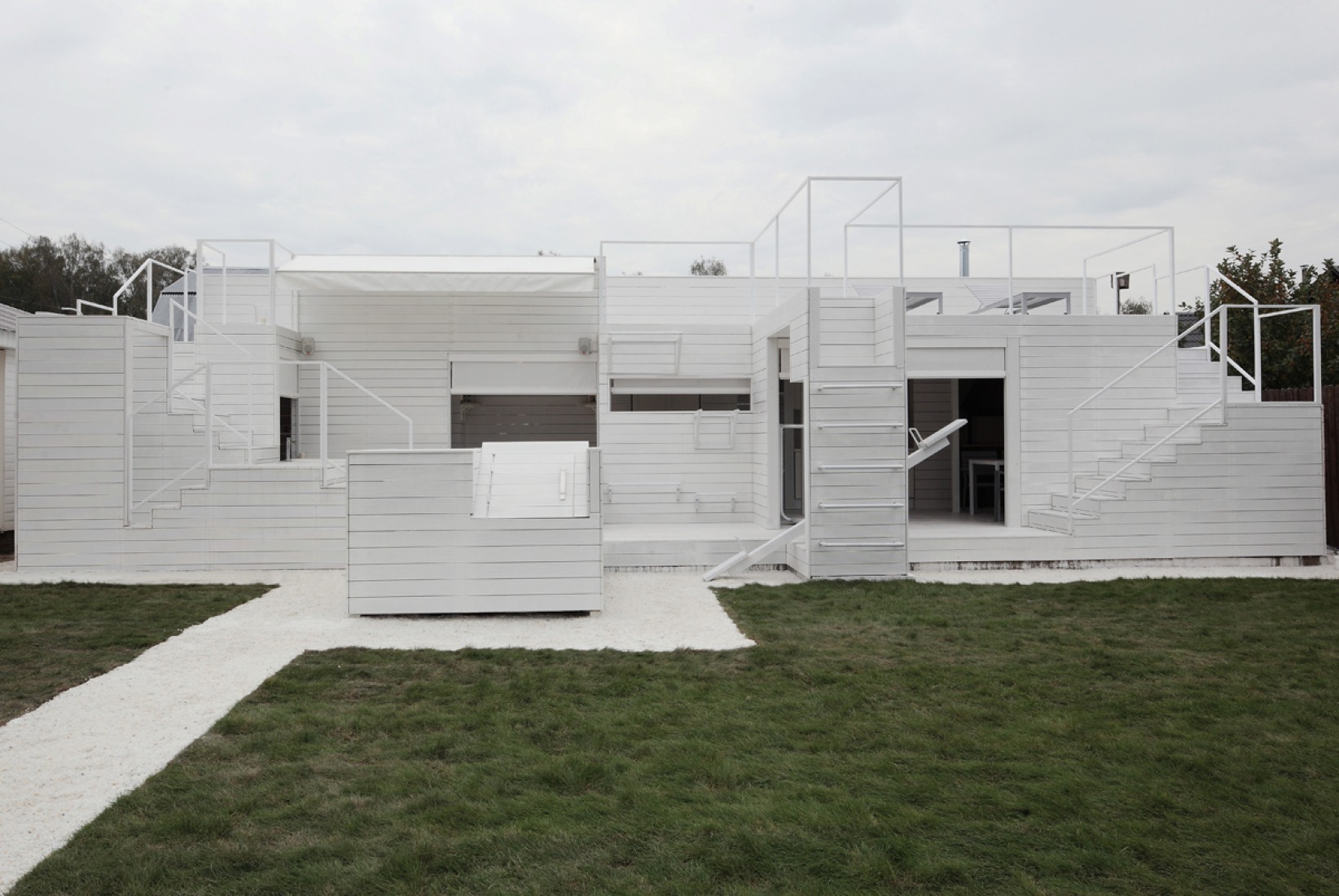 Origami House by Peter Kostelov. Photography © Zinon Razutdinov.
