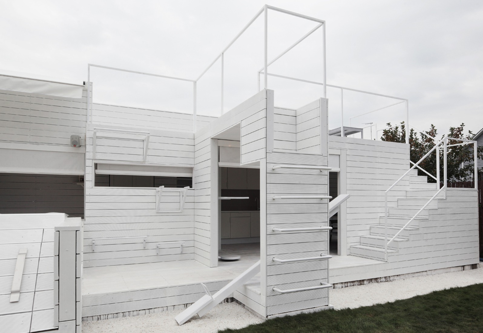 Origami House by Peter Kostelov. Photography © Zinon Razutdinov.