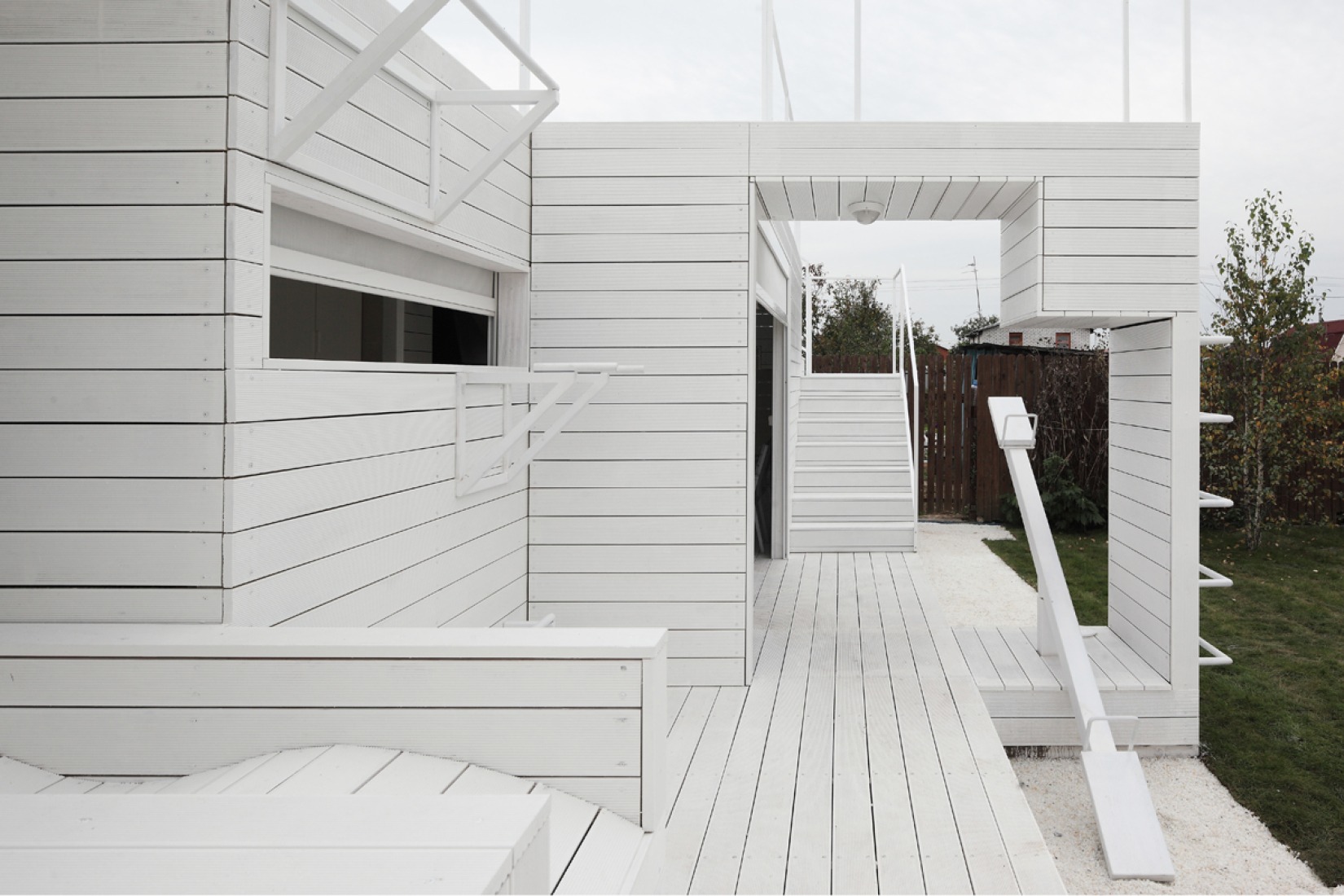 Origami House by Peter Kostelov. Photography © Zinon Razutdinov.