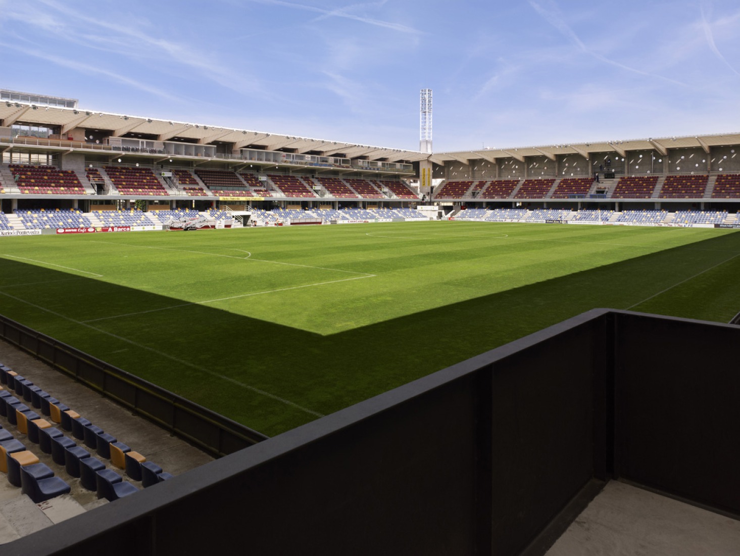 Interior view of New Estadium in Pasaron by Jesús Llamazares and Galo Zayas. Photography © Héctor Santos-Díez. Courtesy of ACXT Arquitectos.
