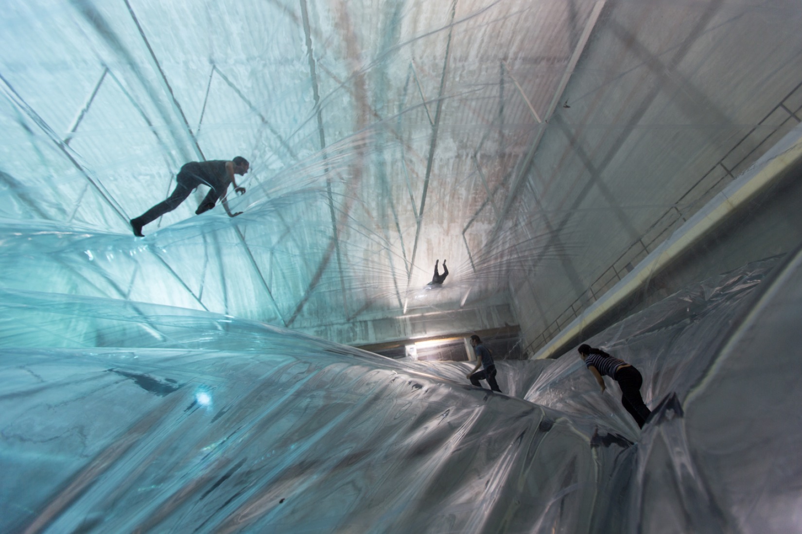 Detalle. On space time foam por Tomás Saraceno. Fotografía © Alessandro Coco.