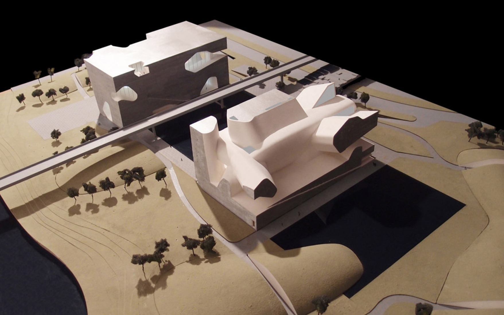 Vista de pajaro de maqueta. Tianjin Ecociudad Ecología y planificación de Museos diseñados por Steven Holl Architects.