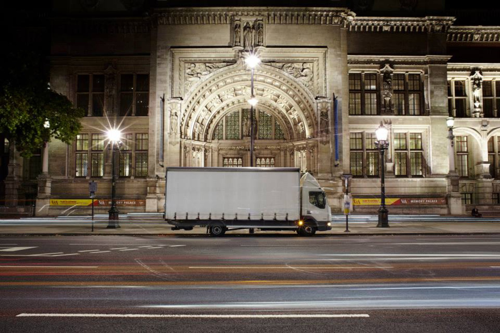 Image of the transport phase. 23.280, by Omer Arbel. London Design Festival 2013. Courtesy of Omer Arbel.