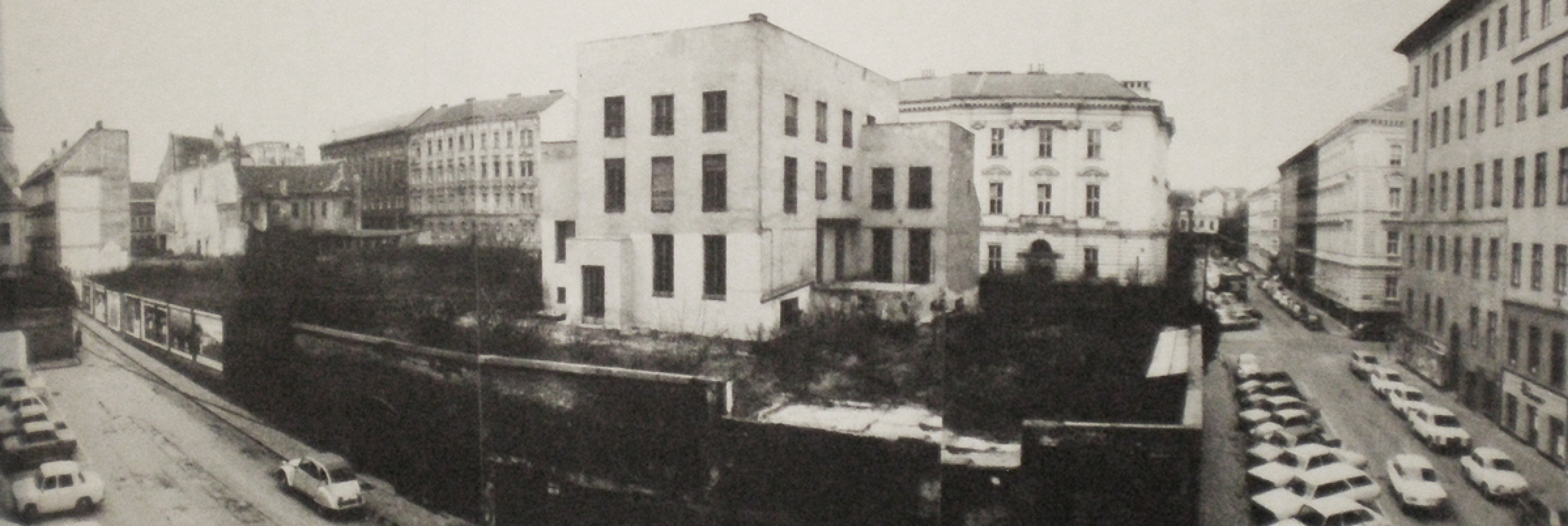 General view of the street, 1969. Courtesy of Juan D. López-Arquillo.