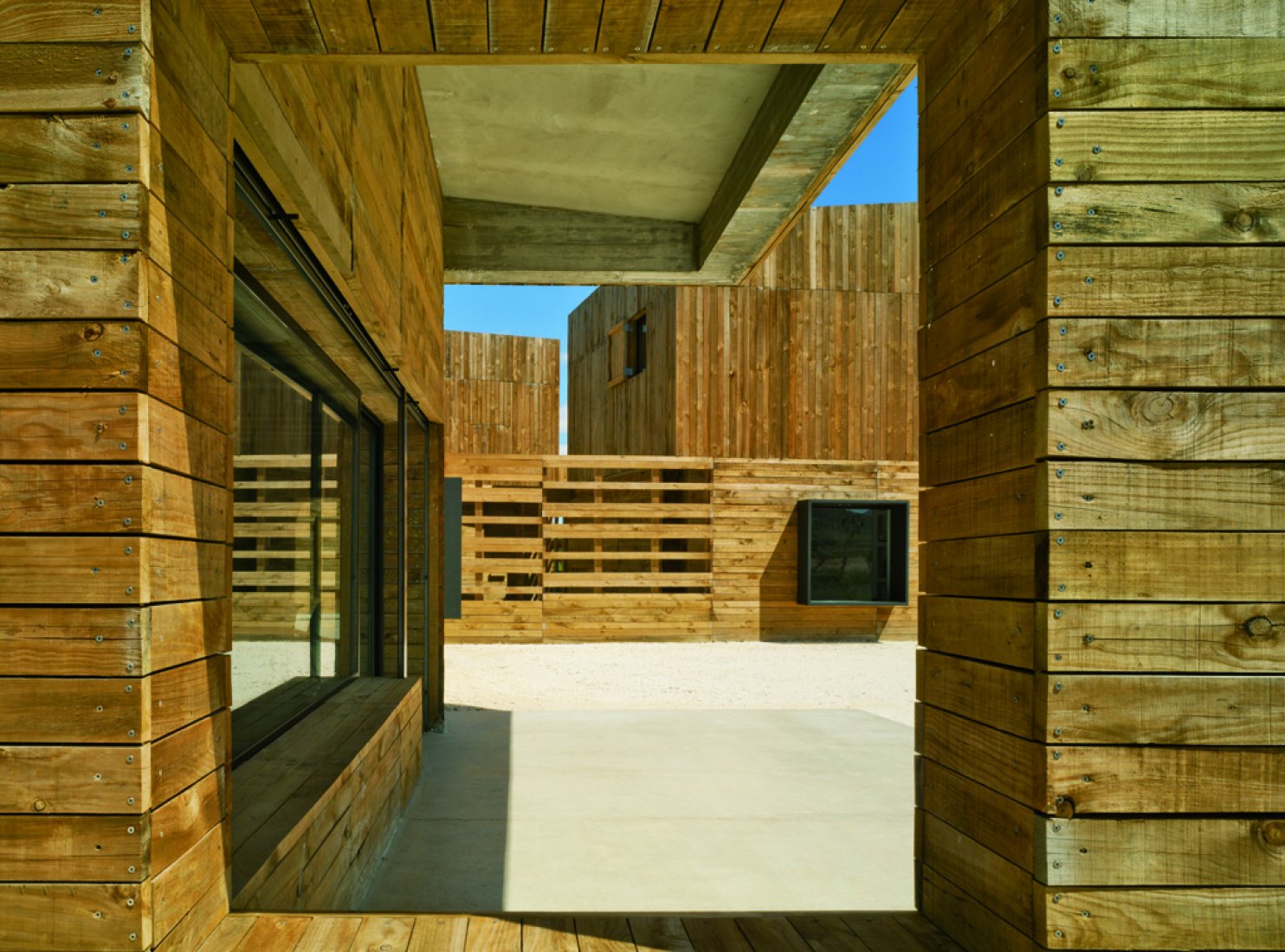 Casa para tres hermanas. Blancafort Reus Arquitectura Jaume Blancafort (Barcelona, 1970). Patricia Reus (Múrcia, 1975).