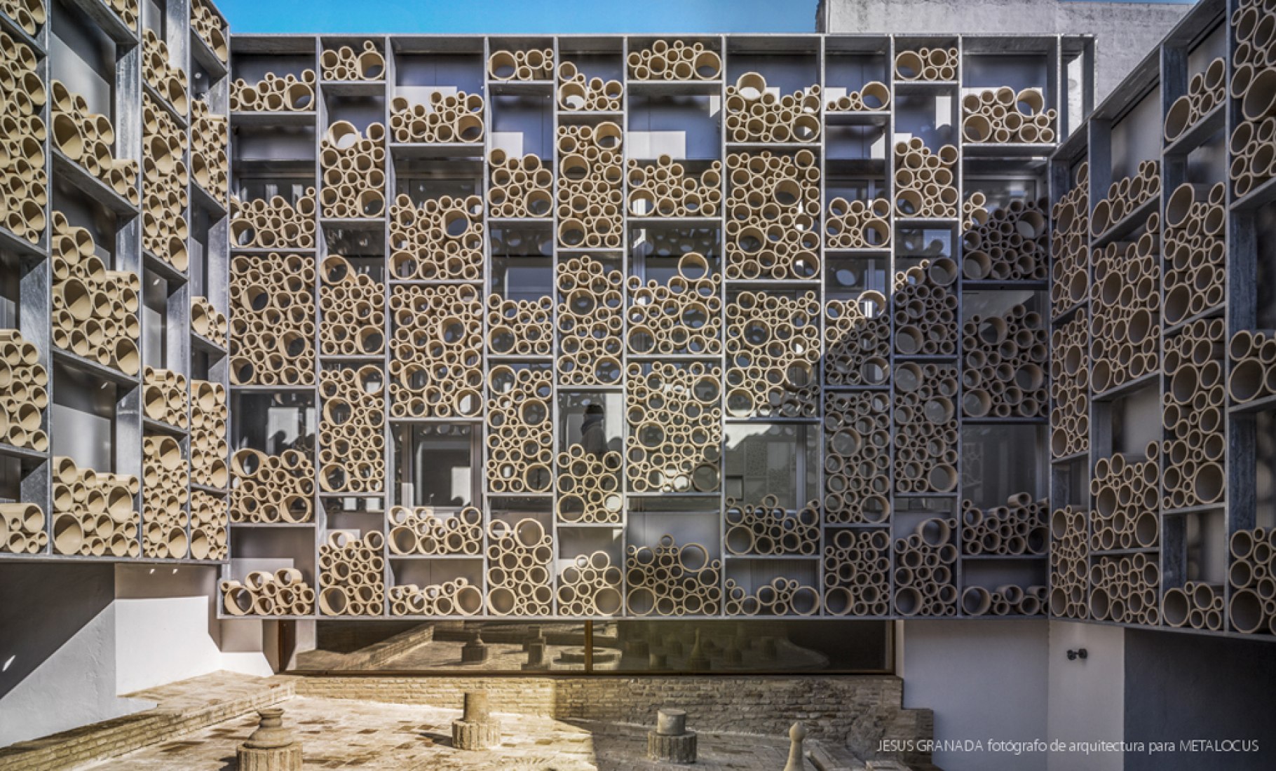 Fachada cerámica. Centro Cerámico de Triana por AF6 Arquitectos. Fotografía © Jesús Granada.