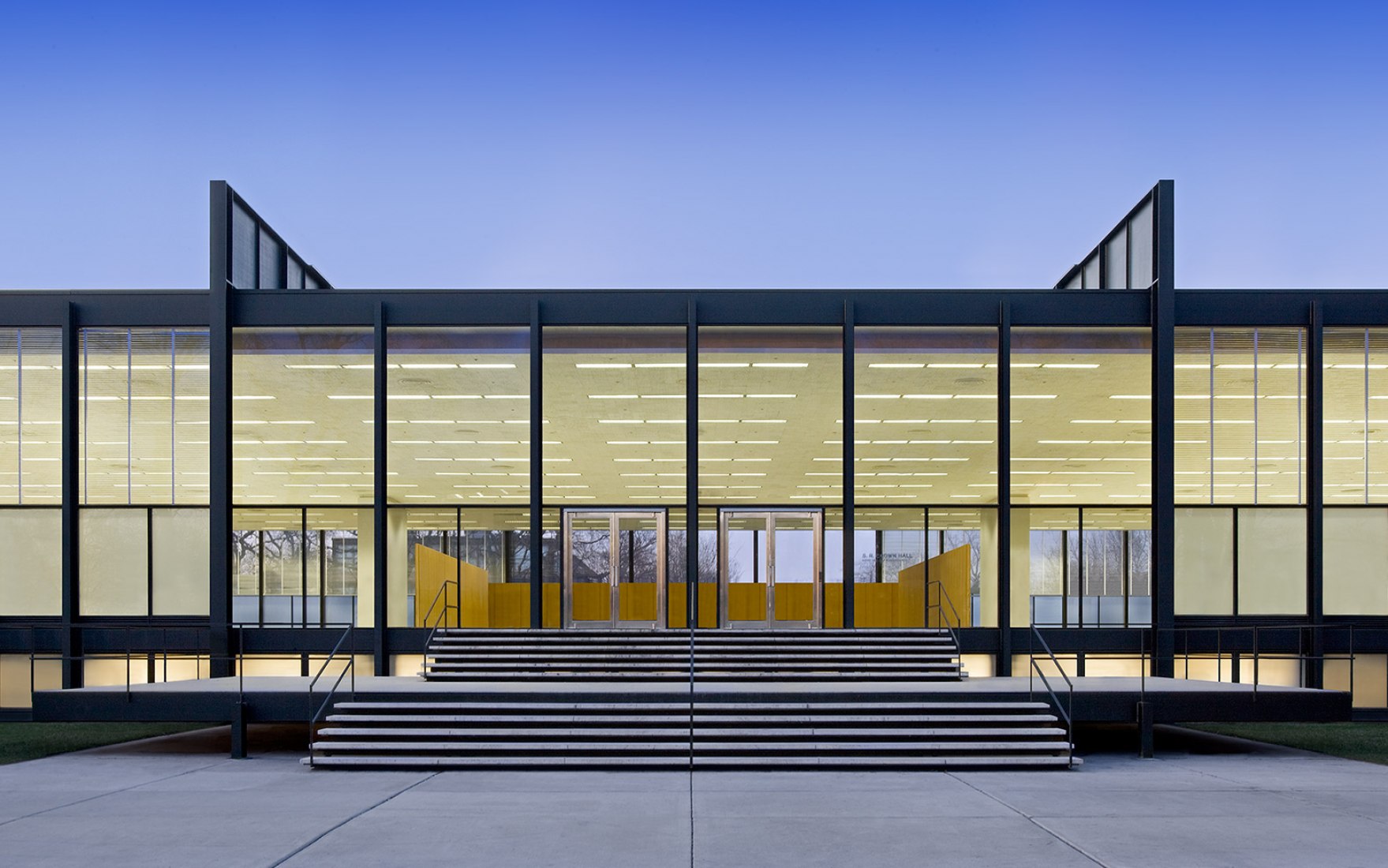 Restauración de Mies van der Rohe: S.R. Crown Hall por Krueck and Sexton Architects. Fotografía © Bill Zbaren. Cortesía de Krueck and Sexton Architects