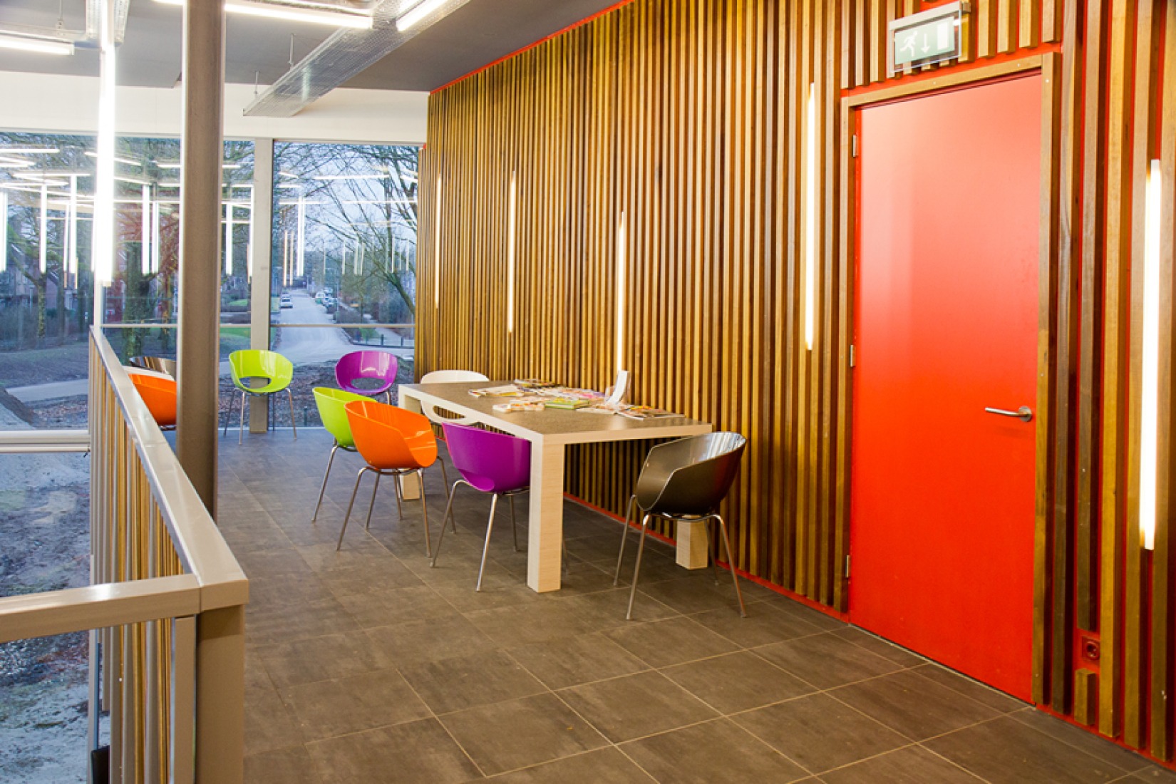 Sala de espera del servicio paramédico. Huis van Droo Centro comunitario por JDWA.