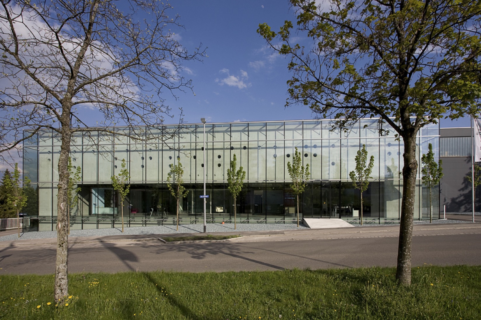 Centro de Conocimientos Glastroesch por Becker Architekten. Fotografía © Nikolaus Grünwald.