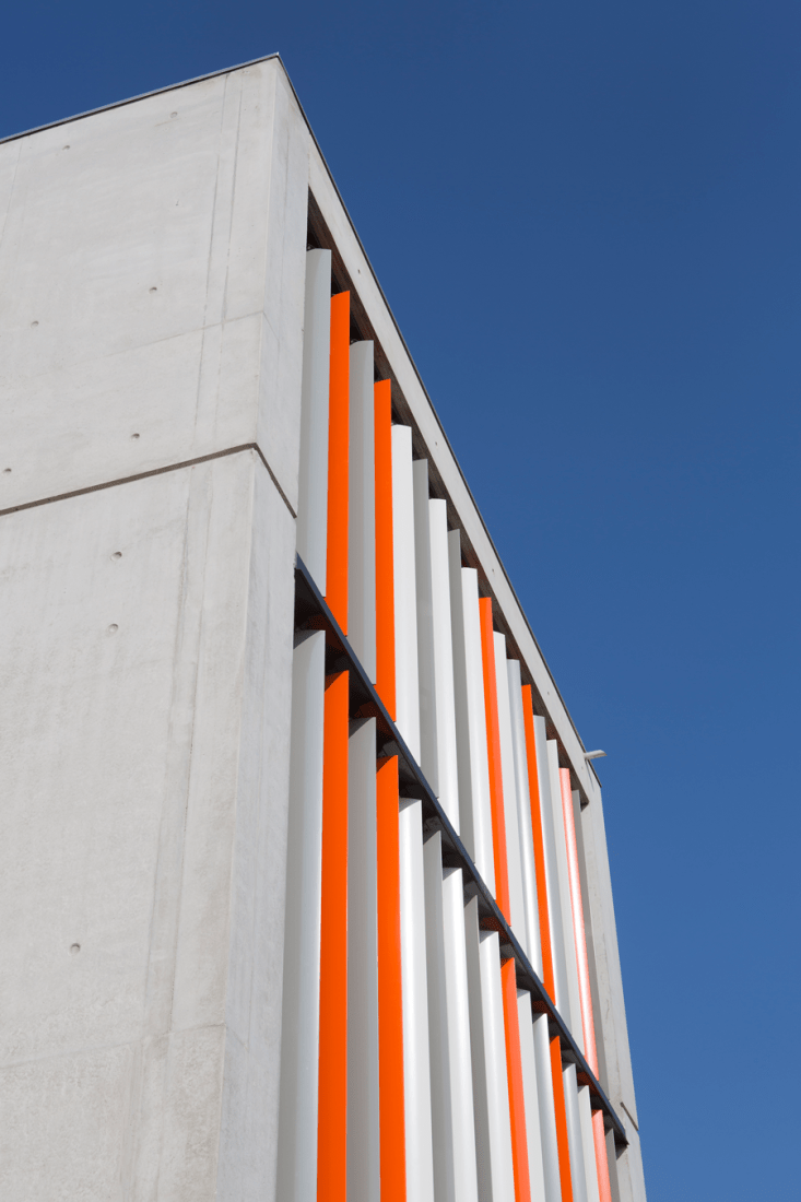 Detalle. Nuevo edificio en el instituto Albert Einstein, por NBJ Architectes. Fotografía © Paul Kozlowski.