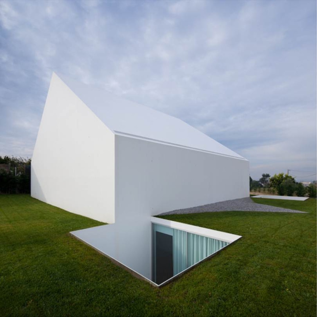 C3 229号 Aires Mateus ABSTRACT WHITE. Leiria House by Aires Mateus | METALOCUS