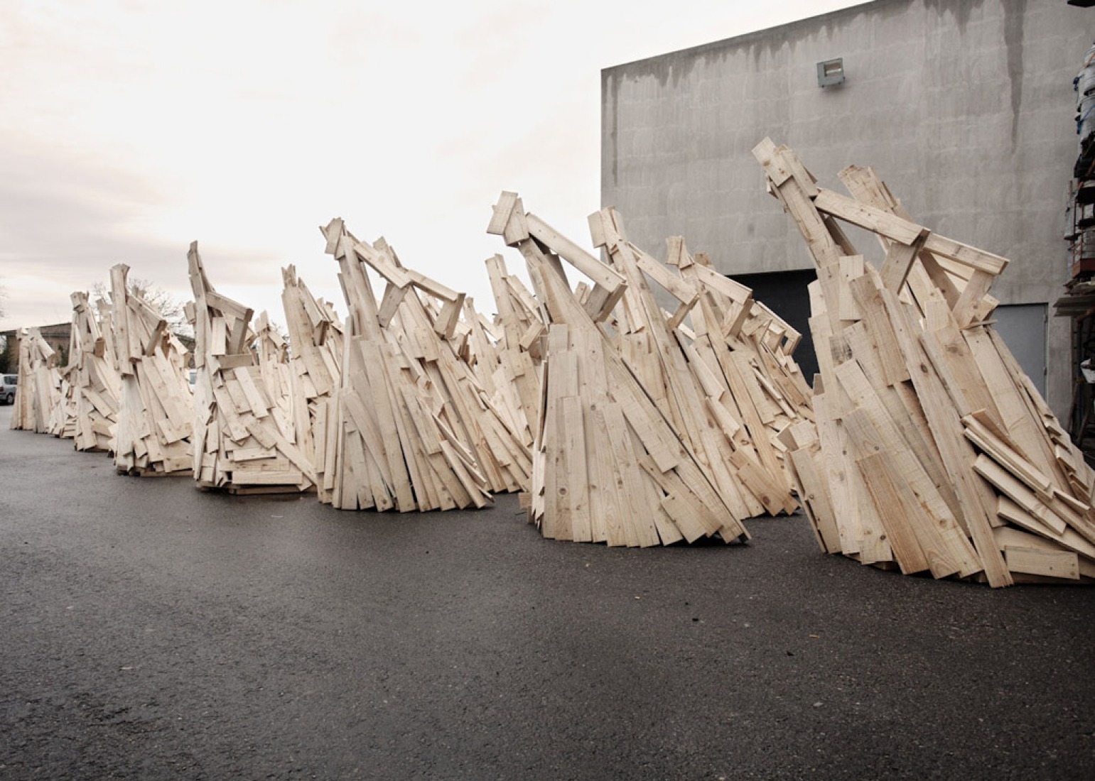 Les Premiers visiteurs by Francesca Bonesio and Nicolas Guiraud. Image courtesy of atelier 37.2.