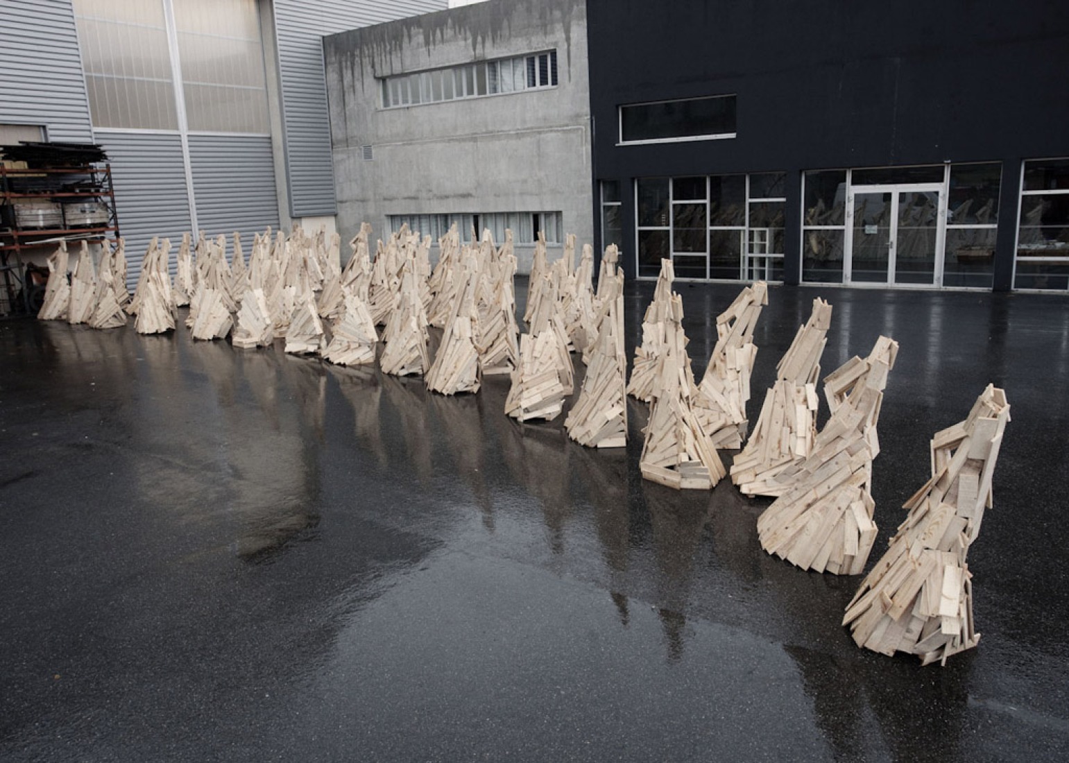Les Premiers visiteurs by Francesca Bonesio and Nicolas Guiraud. Image courtesy of atelier 37.2.