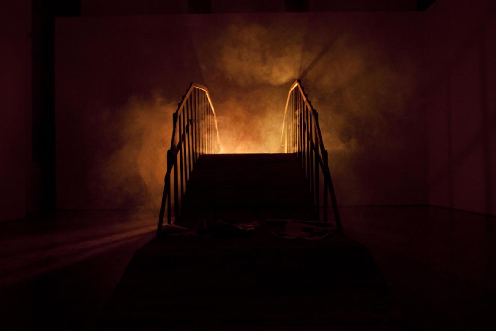 "16º installation: wood bridge", 2007. Por Marinella Senatore.