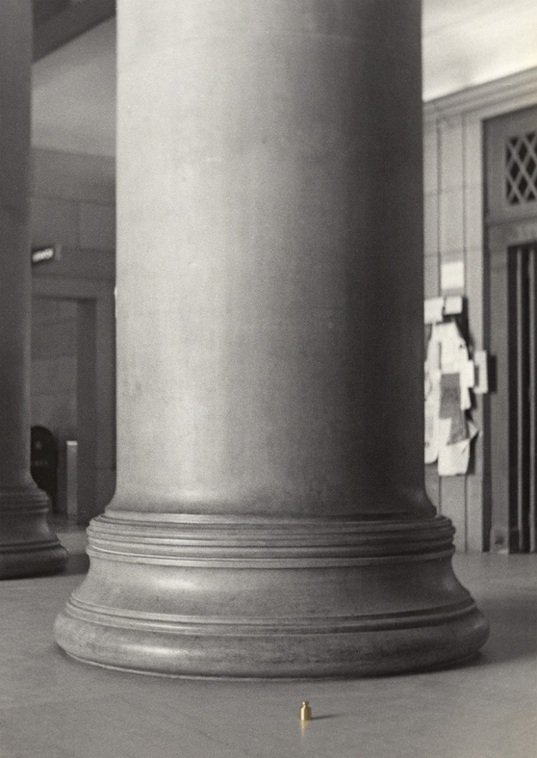 La columna y el peso, 1973. Fotografía ©Juan Navarro Baldeweg. Cortesía Fundación ICO. 