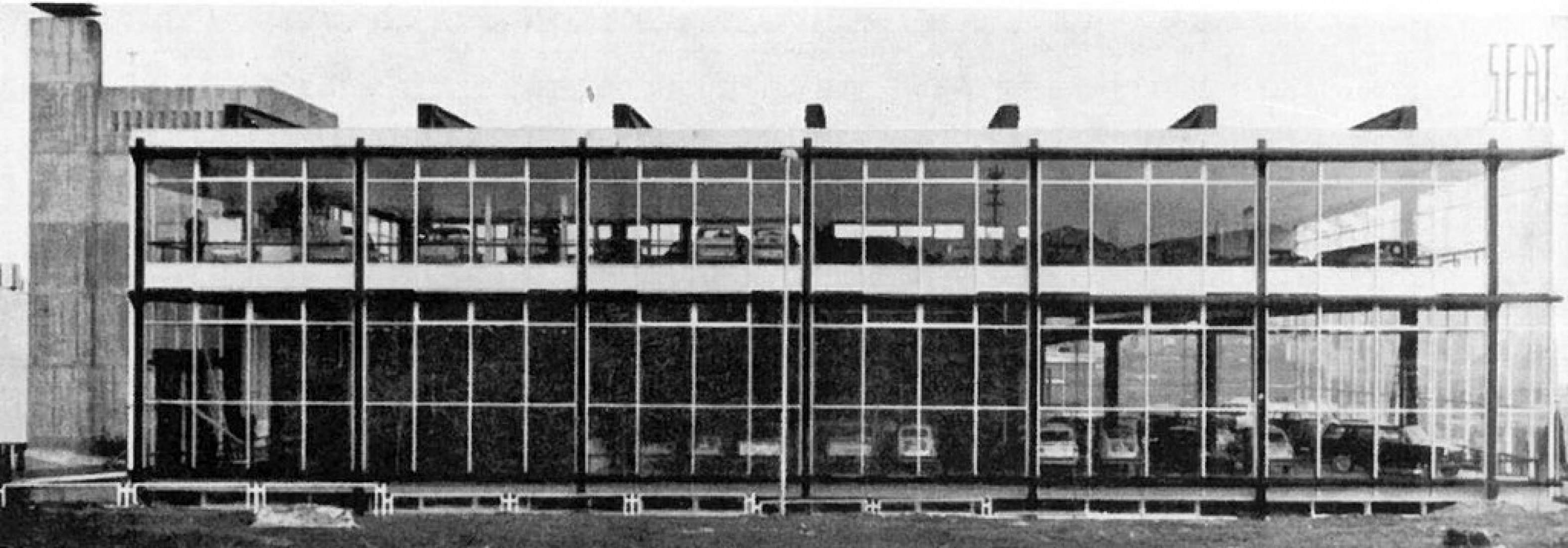 Filial de la SEAT, vista general y estructura de la nave principal. La Coruña, 1964, por Andrés Fernández-Albalat Lois