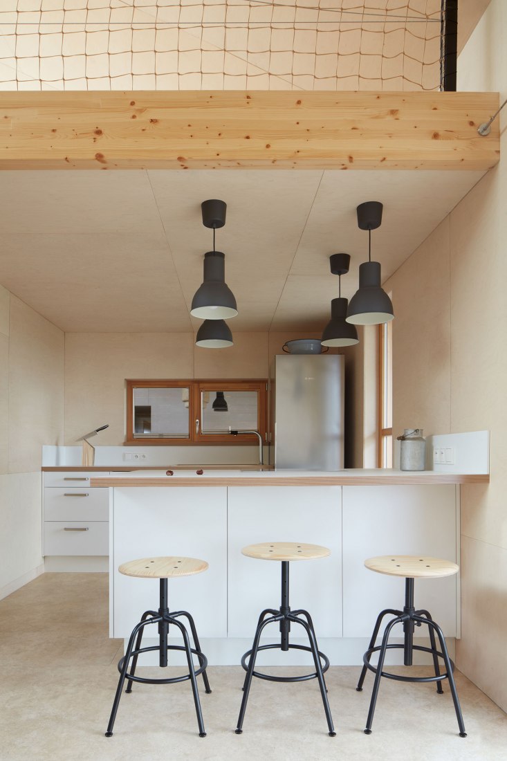 La casa del castaño por Valarch ateliér. Fotografía por Jakub Skokan y Martin Tůma / BoysPlayNice