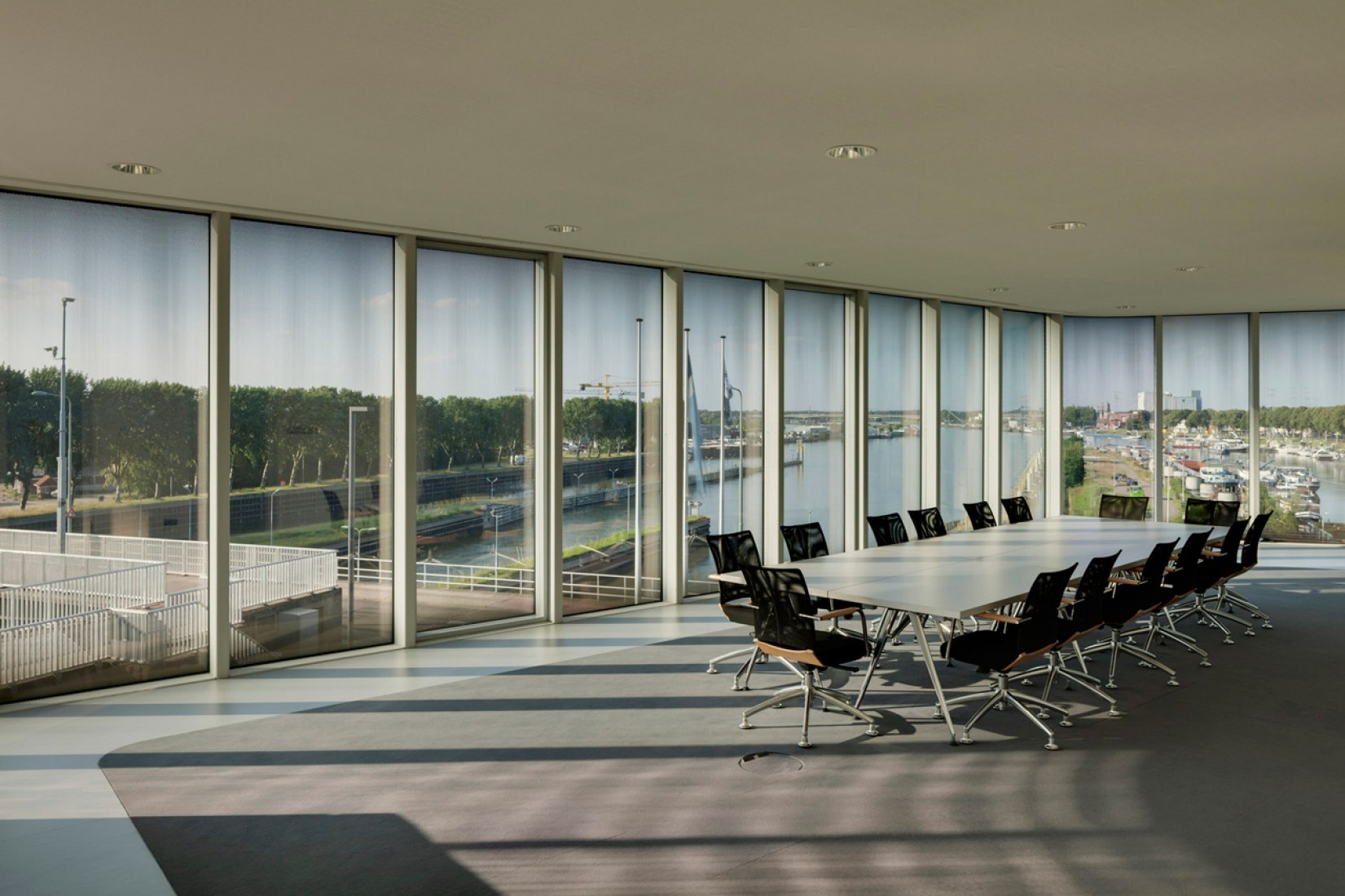 Regiocentrale Zuid por Wiel Arets Architects. Fotografía © Jan Bitter. Imagen cortesía de WAA.