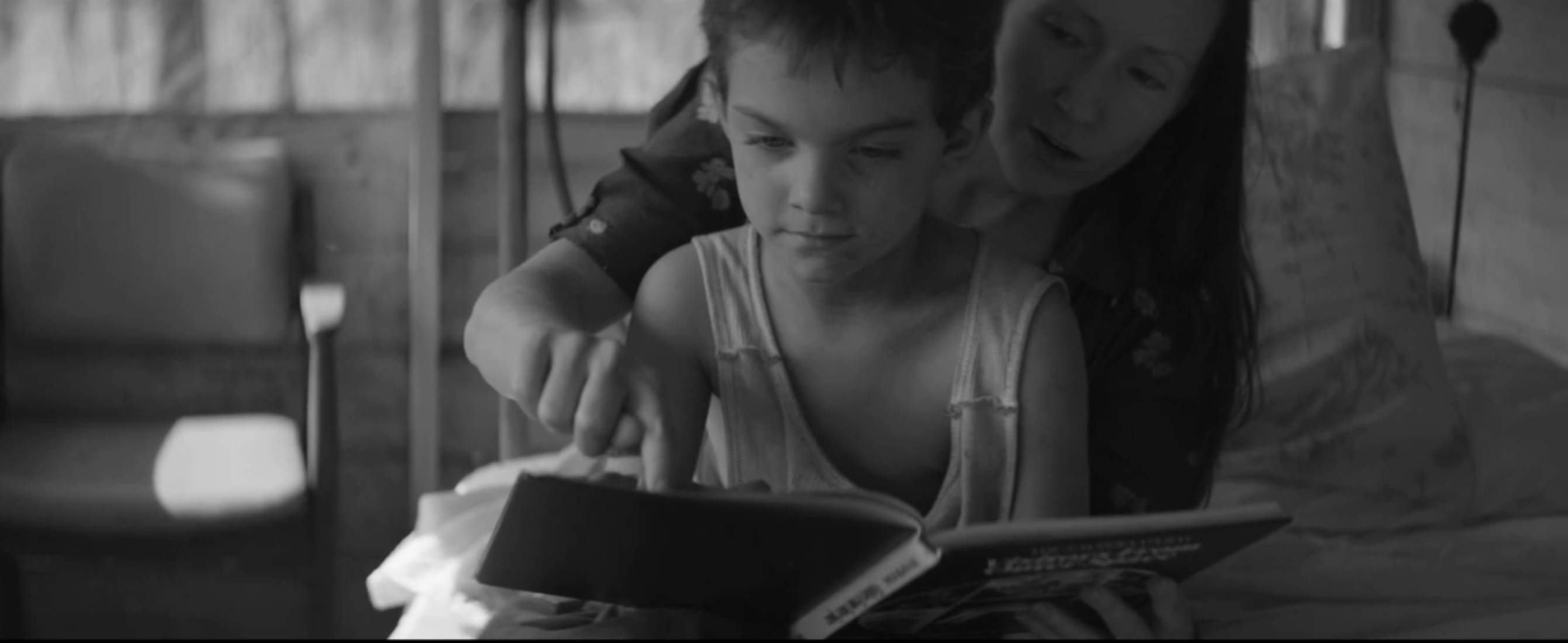 'THE GOLDEN AGE' feat. Max Richter 'EMBERS' por Woodkid