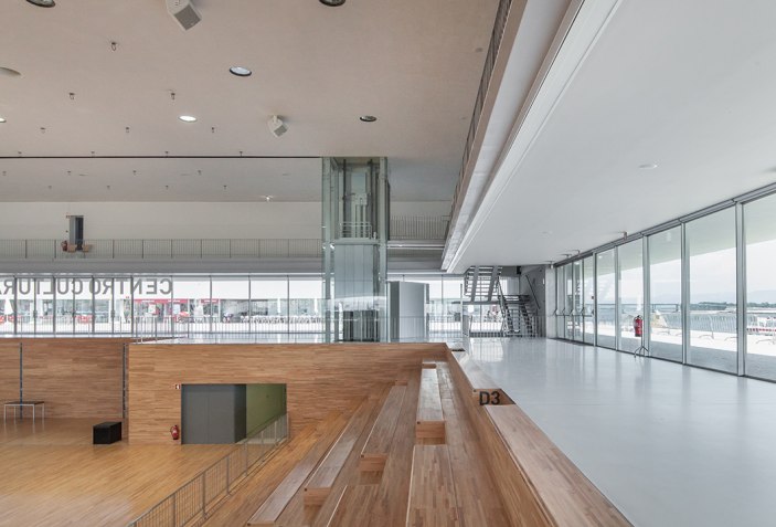 PABELLÓN MULTIUSOS por EDUARDO SOUTO DE MOURA | Sobre Arquitectura y ...