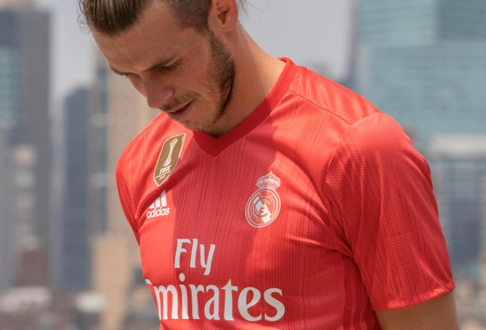 hará Destreza joyería Nueva camiseta roja del Real Madrid con plástico de los océanos de Parley |  Sobre Arquitectura y más | Desde 1998