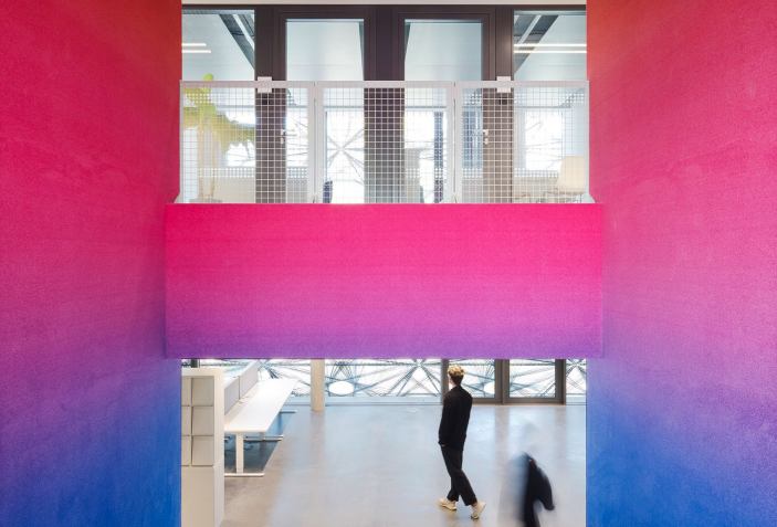 Robotically woven fibers to build a facade. Texoversum Innovation ...