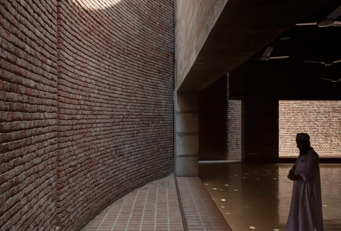 Bait Ur Rouf Mosque by Marina Tabassum | The Strength of Architecture ...