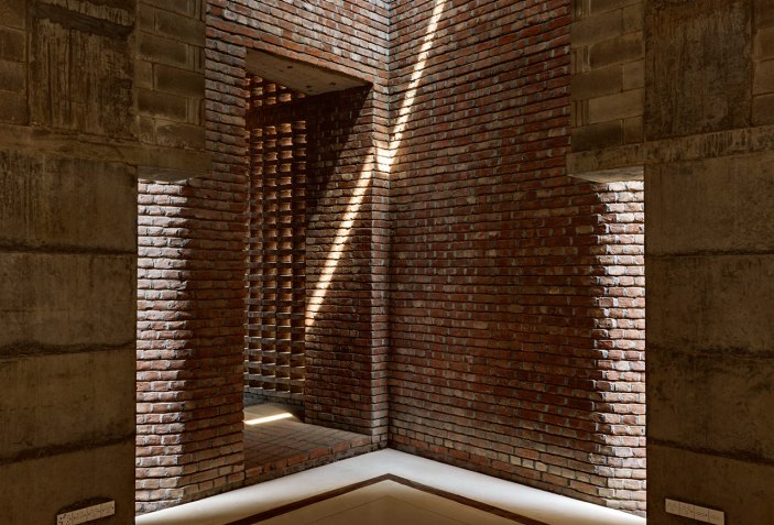 Bait Ur Rouf Mosque by Marina Tabassum | The Strength of Architecture ...