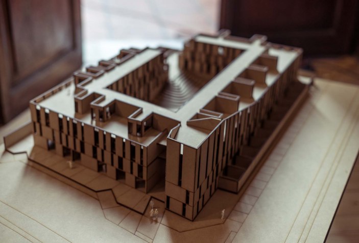 Homes around a patio. COPA building by Ça Arquitectura | The Strength ...