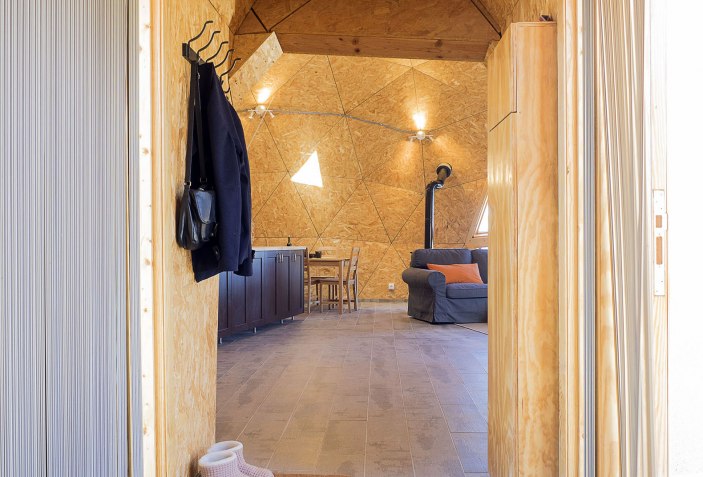Curated visual reference: Geodesic And Self Sufficient Housing By Ecoproyecta Photo Inspiration