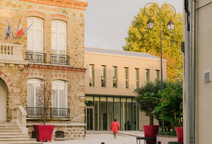 Diálogo en un nuevo contexto social. Ayuntamiento Villiers-le-Bel por