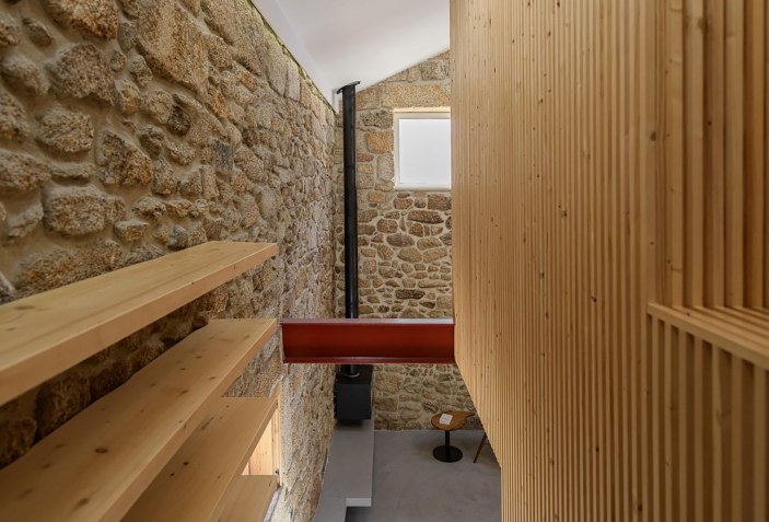 De antiguo horno comunitario a casa rural por HBG Architects Sobre