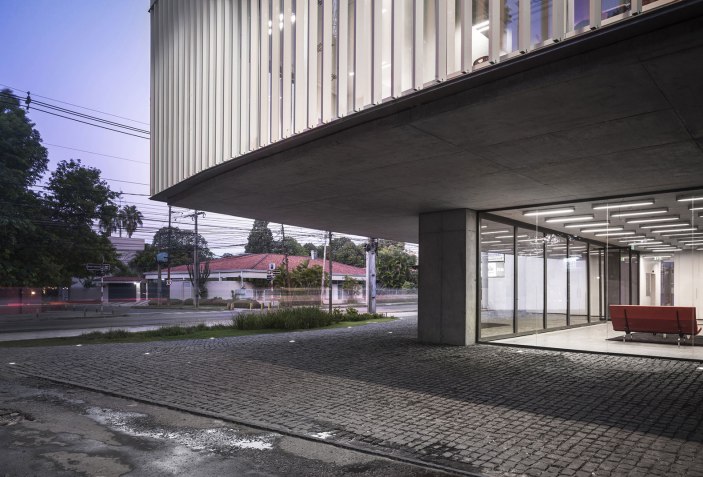 Sede de Energy Paraguay por Ruiz Pardo - Nebreda | Sobre Arquitectura y más 1998