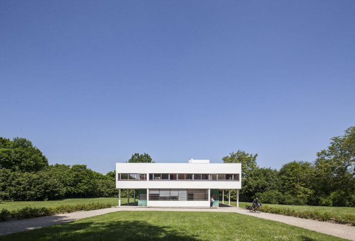 Villa Savoye, Le Corbusier's machine of inhabit | The Strength of  Architecture | From 1998