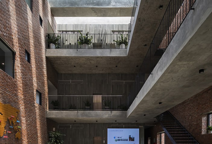 A Quiet space to study. Viettel Academy educational center by VTN ...