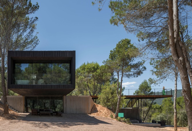 Pier House by Ignacio Borrego. Photograph by Imagen Subliminal.