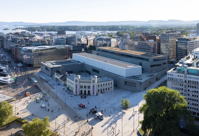 Museo nacional de arte, arquitectura y diseño de Noruega por Kleihues + Schuwerk Architects. Fotografía por Iwan Baan.