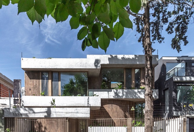 Forest House by GRIZZO Studio. Photograph by Federico Kulekdjian.