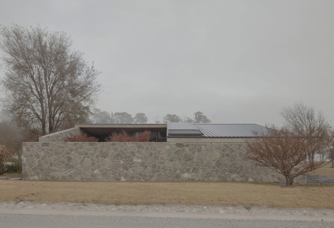 Casa Chacarera por Tectum Arquitectura. Fotografía por Federico Cairoli.